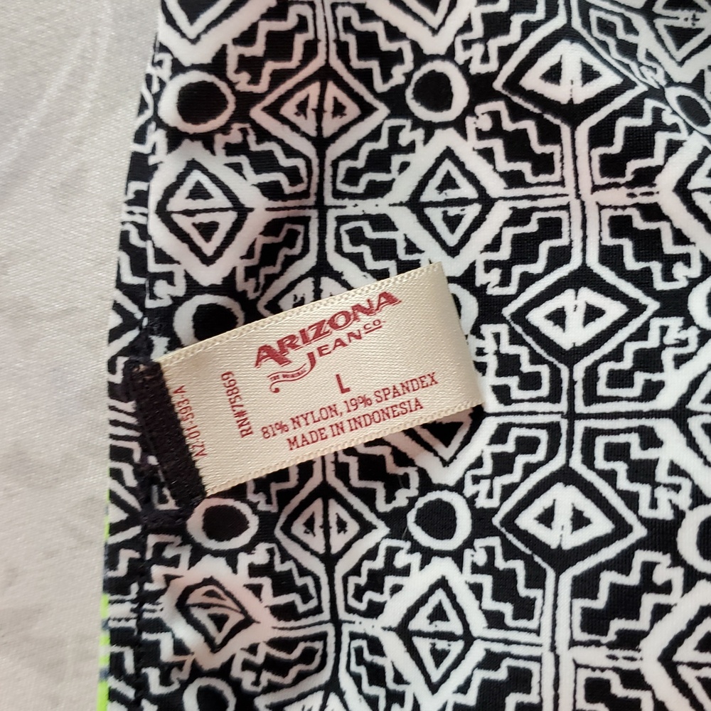 Arizona Riversable Bikini Bottom Size Large - Picture 7 of 8